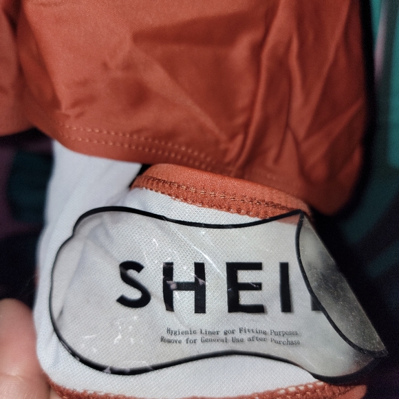 Plus Colorblock One Piece Swimsuit - Picture 3 of 4